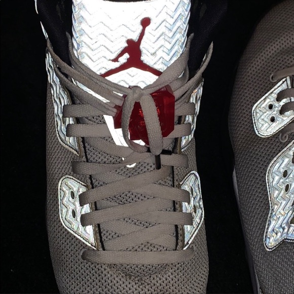Athletic_Shoes